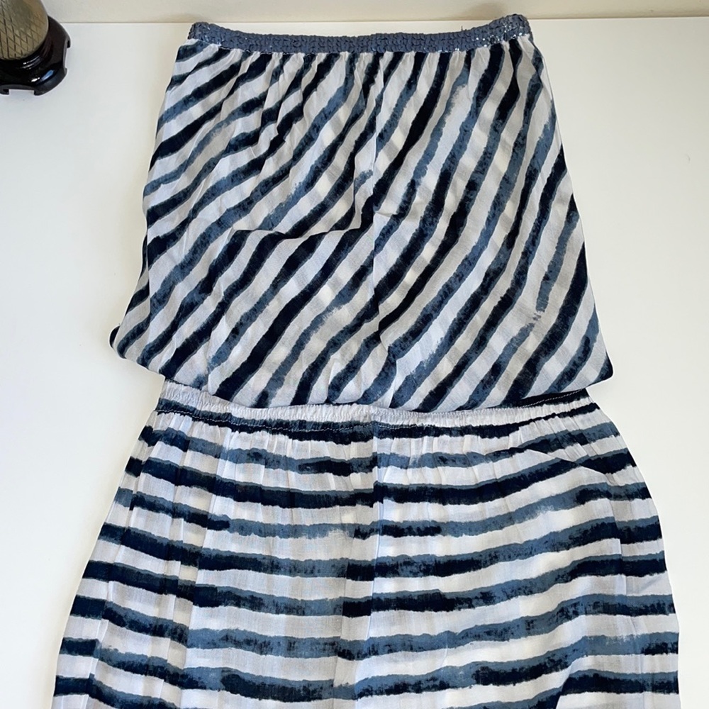 Strapless striped dress
